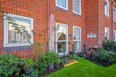 flat for sale green road