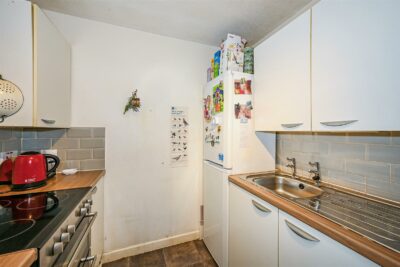 flat for sale green road