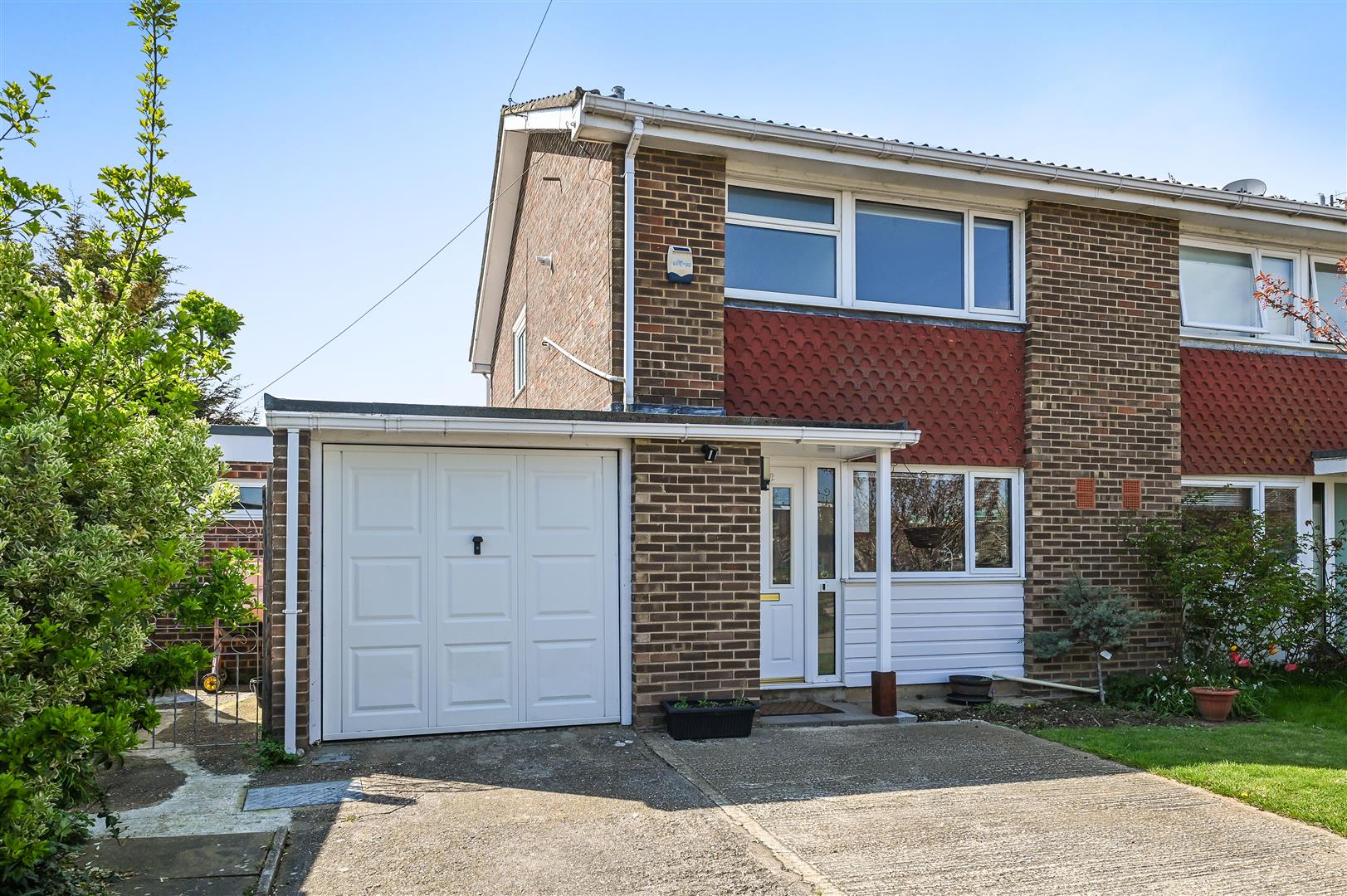 house - semi-detached for rent pagham road