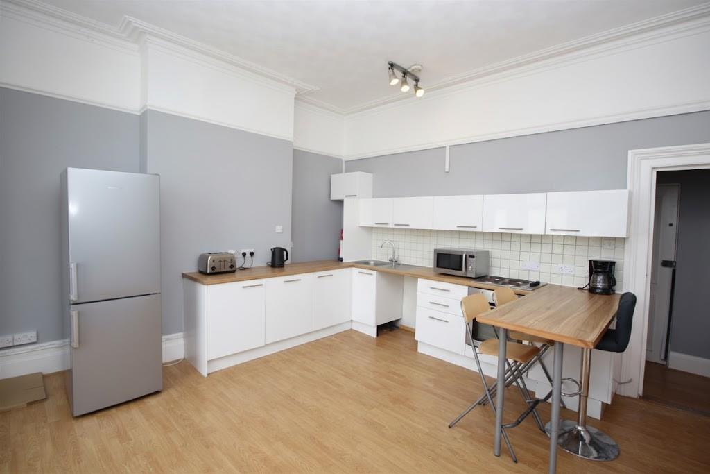 flat for rent beach road