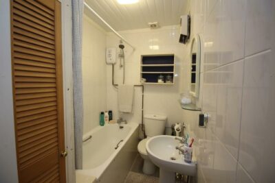 flat for rent beach road