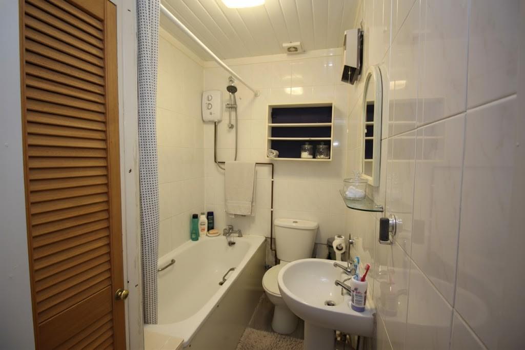 flat for rent beach road