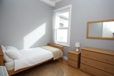 flat for rent beach road