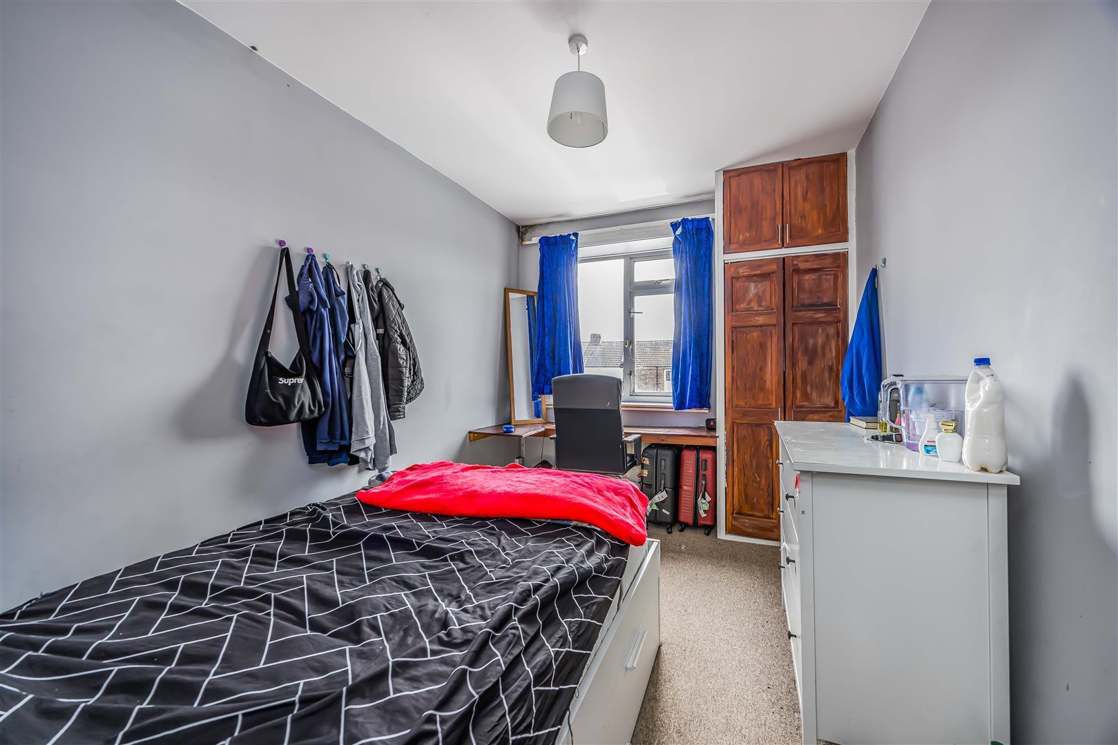 house - terraced for rent manners road