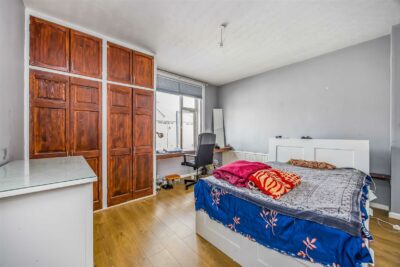 house - terraced for rent manners road