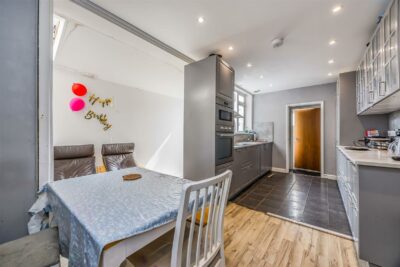 house - terraced for rent manners road