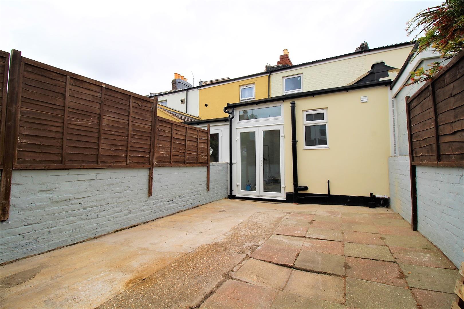 house - terraced for rent norland road