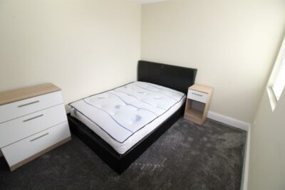 room for rent wyndcliffe road