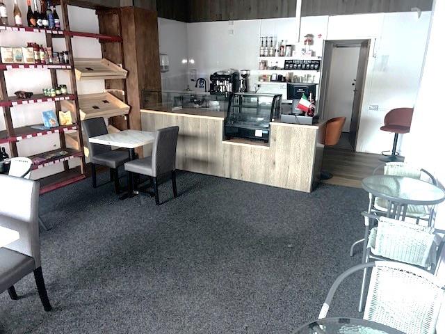 commercial for rent the parade