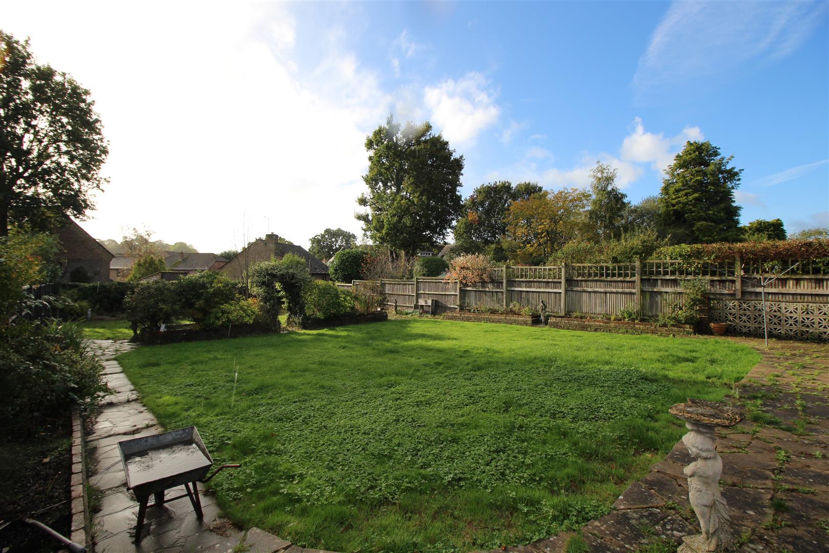 house - detached for sale warfield crescent