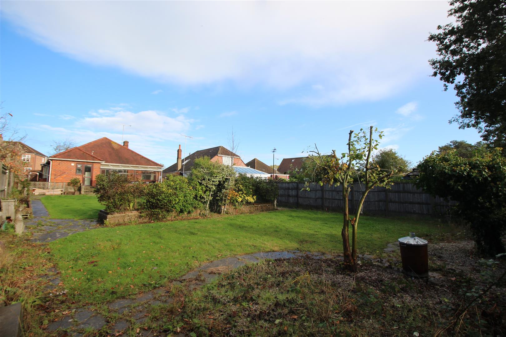 house - detached for sale warfield crescent