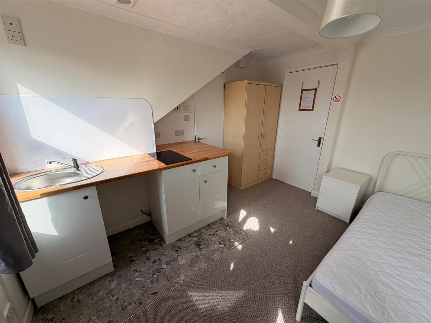 studio for rent waverley road