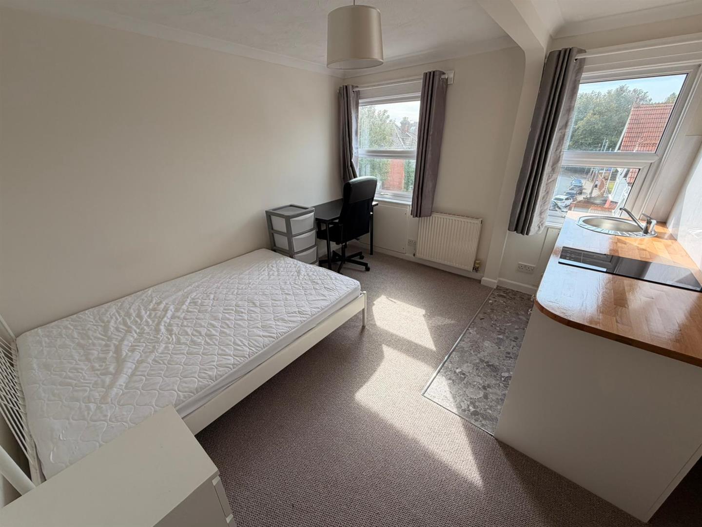 studio for rent waverley road