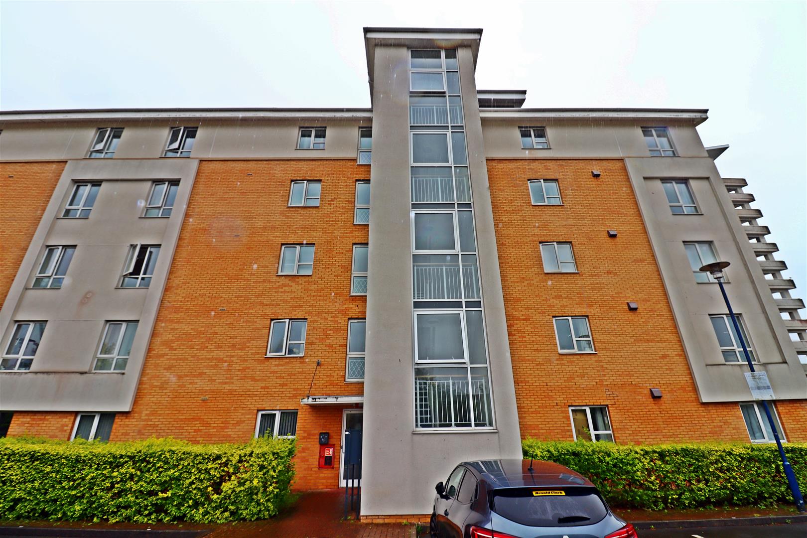 apartment for sale overstone court