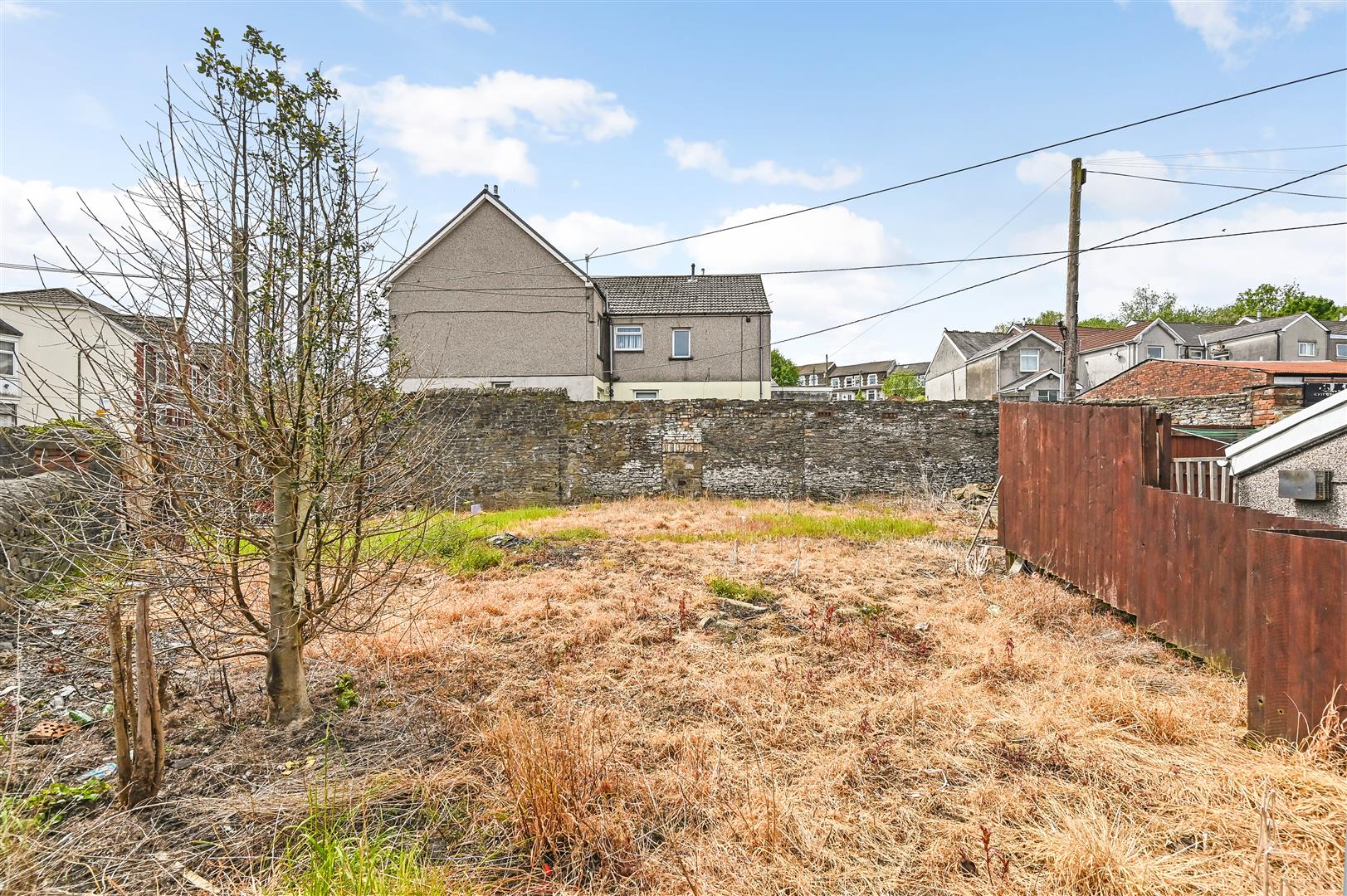 house - end terrace for sale wood road