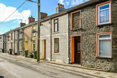 house - terraced for rent duffryn street