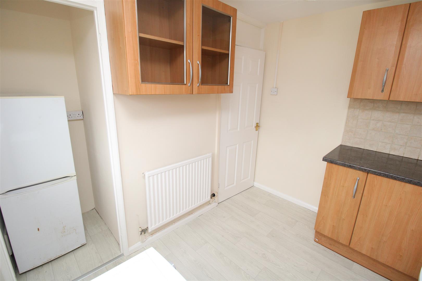 flat for rent eglwys avenue