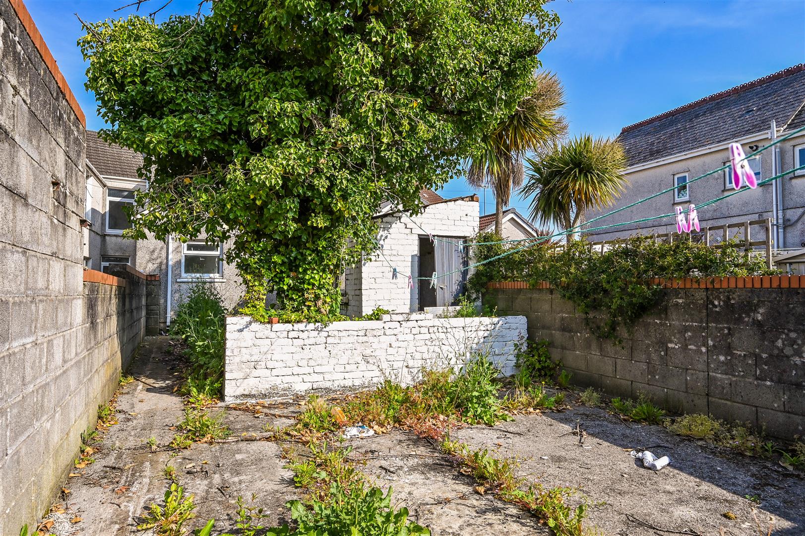 house - terraced for rent glanmor road