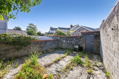 house - terraced for rent glanmor road