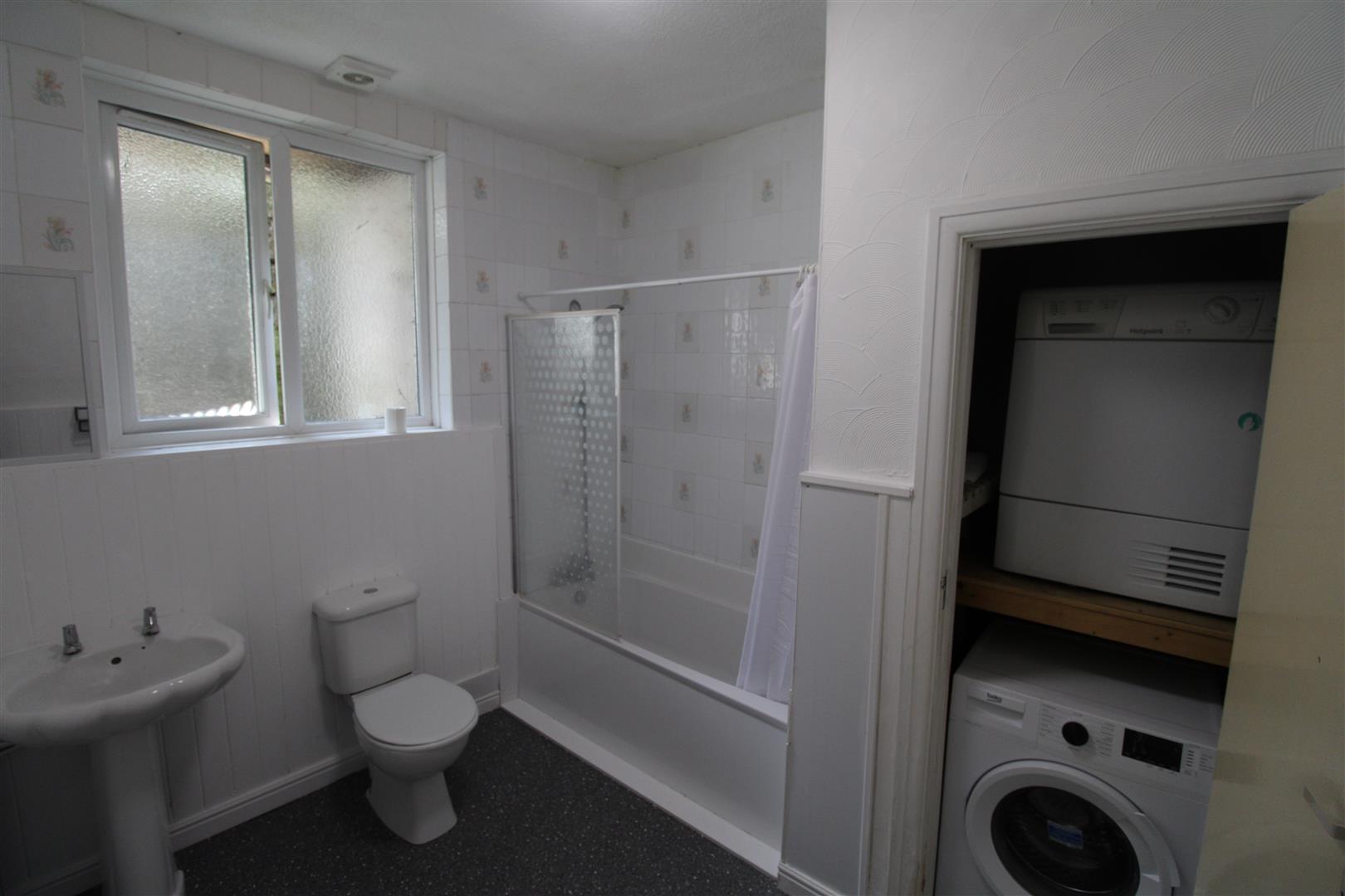 house - terraced for rent wood road