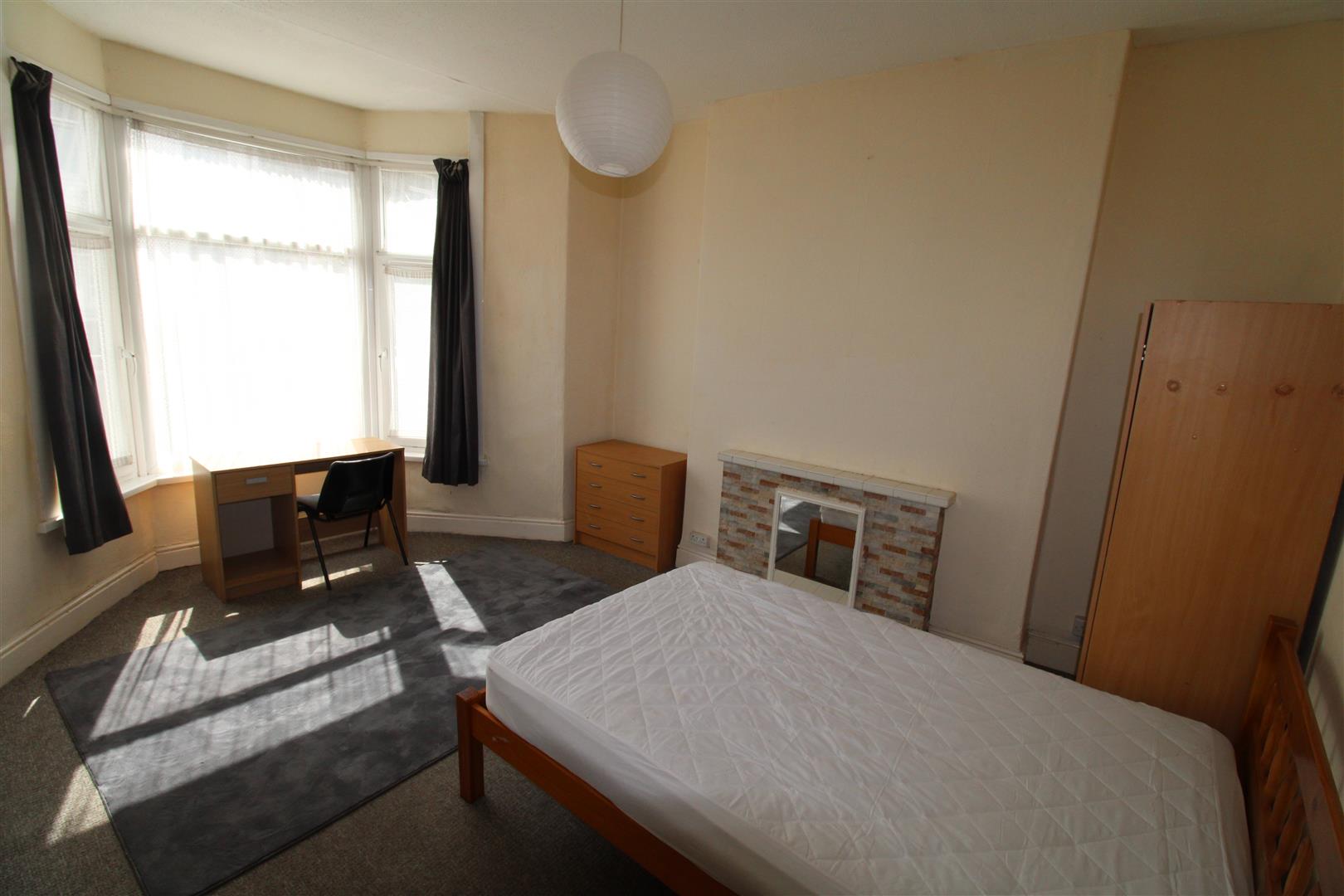 house - terraced for rent wood road