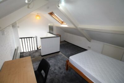 house - terraced for rent wood road