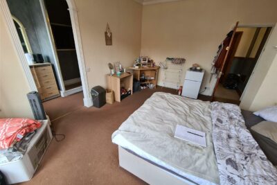 house - semi-detached for rent victoria street