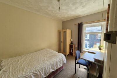 house - terraced for rent queen street