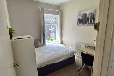 house - terraced for rent queen street