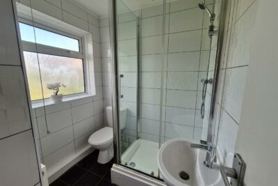 house - terraced for rent queen street