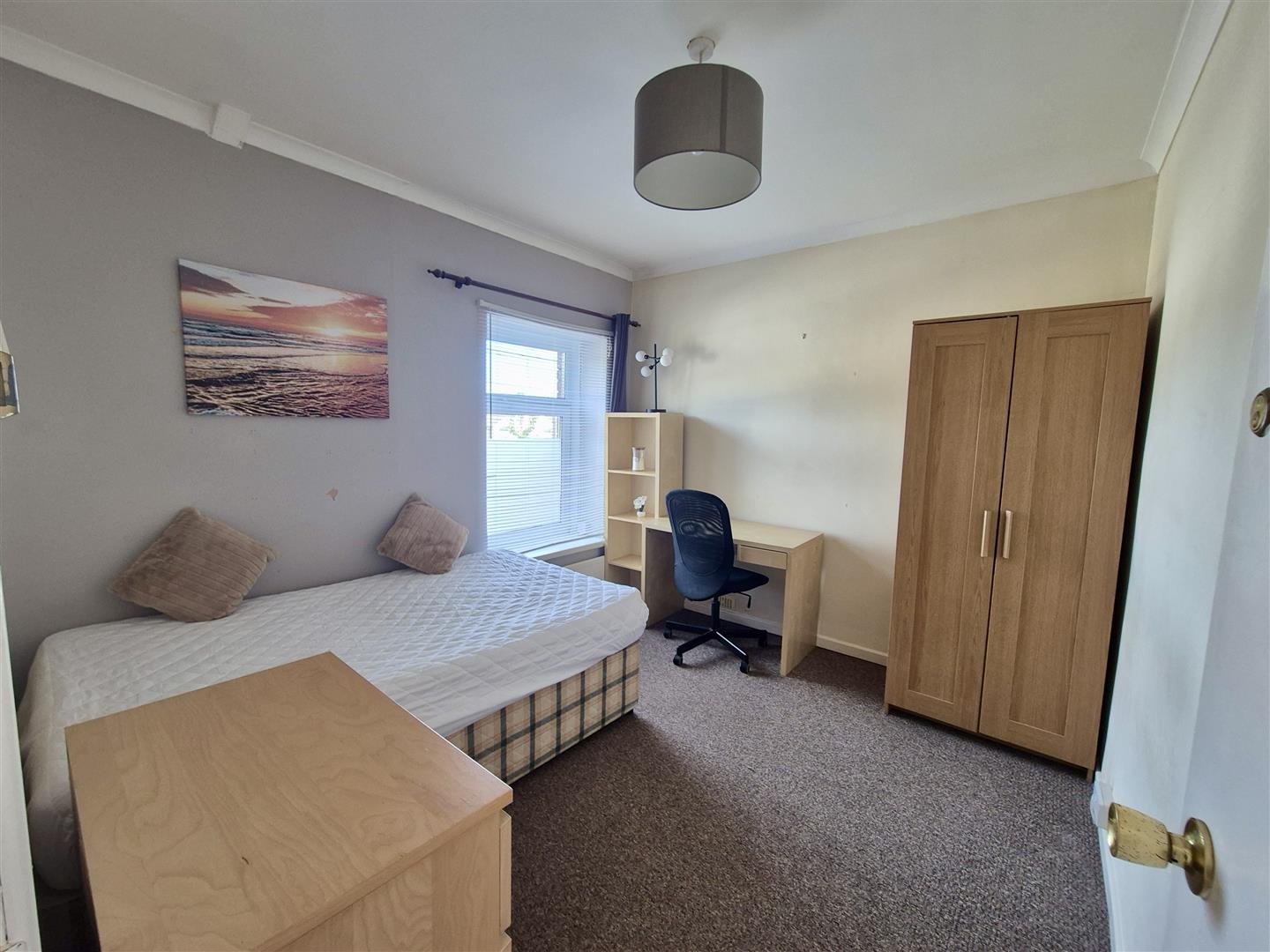 house - terraced for rent queen street