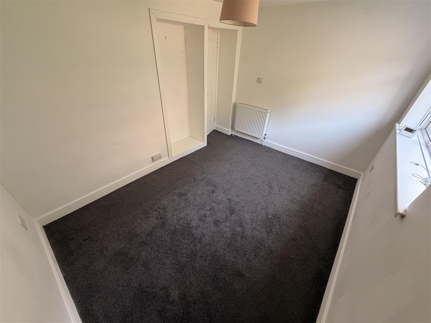 house - terraced for rent penygraig road