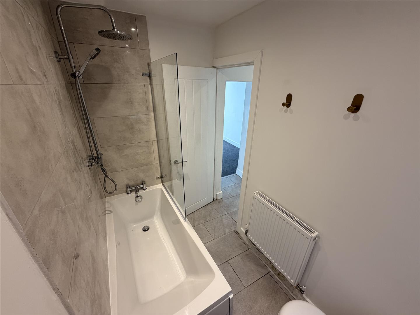 house - terraced for rent penygraig road
