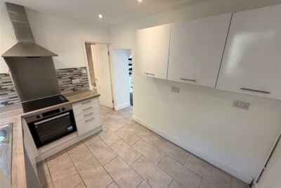 house - terraced for rent penygraig road