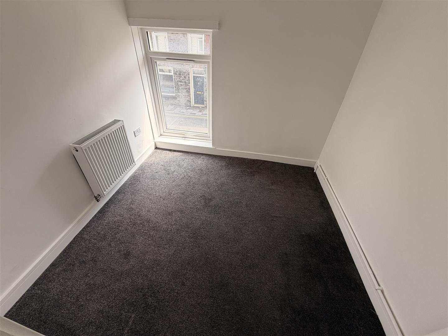 house - terraced for rent penygraig road