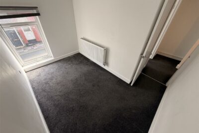 house - terraced for rent penygraig road
