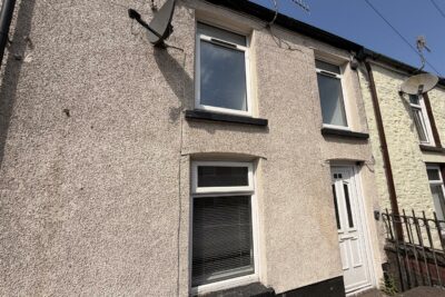 house - terraced for rent penygraig road