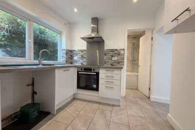 house - terraced for rent penygraig road
