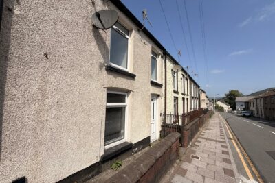house - terraced for rent penygraig road