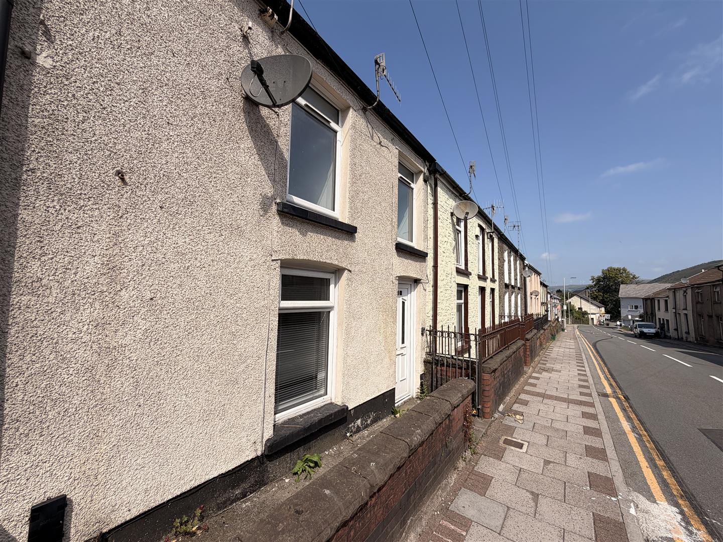 house - terraced for rent penygraig road