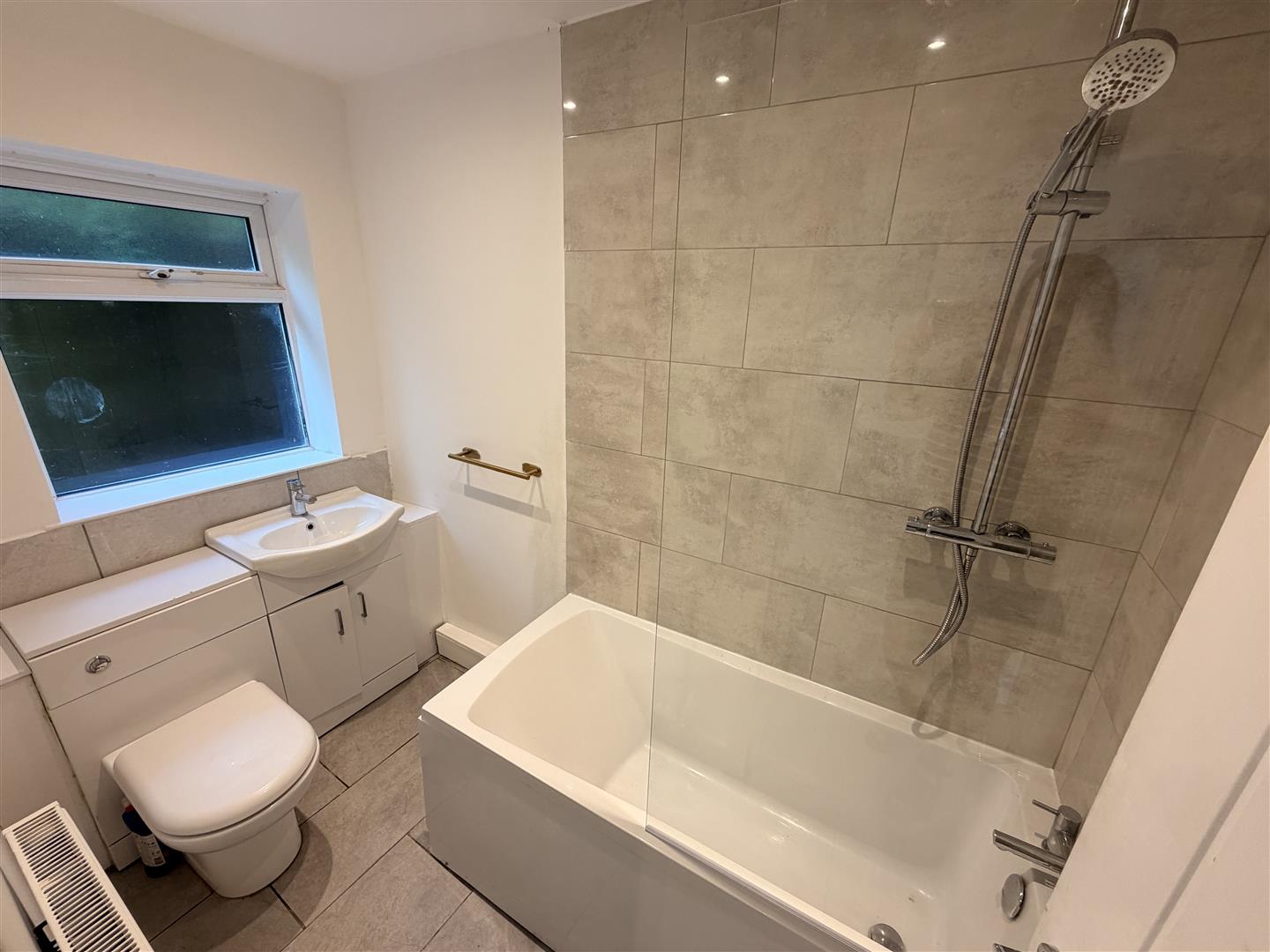 house - terraced for rent penygraig road