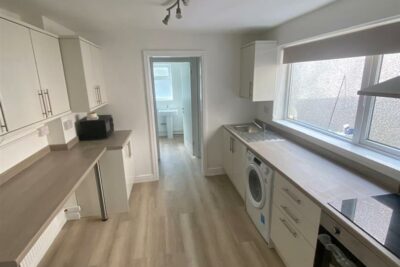 house - terraced for rent brook street