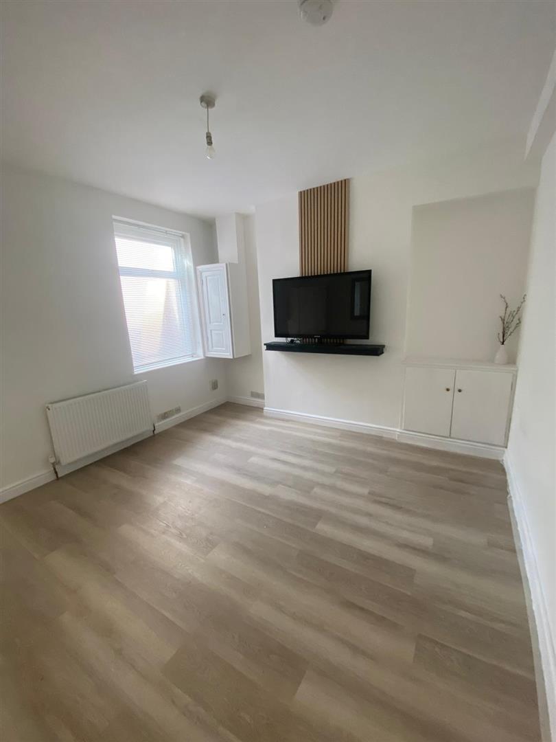 house - terraced for rent brook street