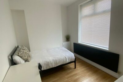 house - terraced for rent brook street