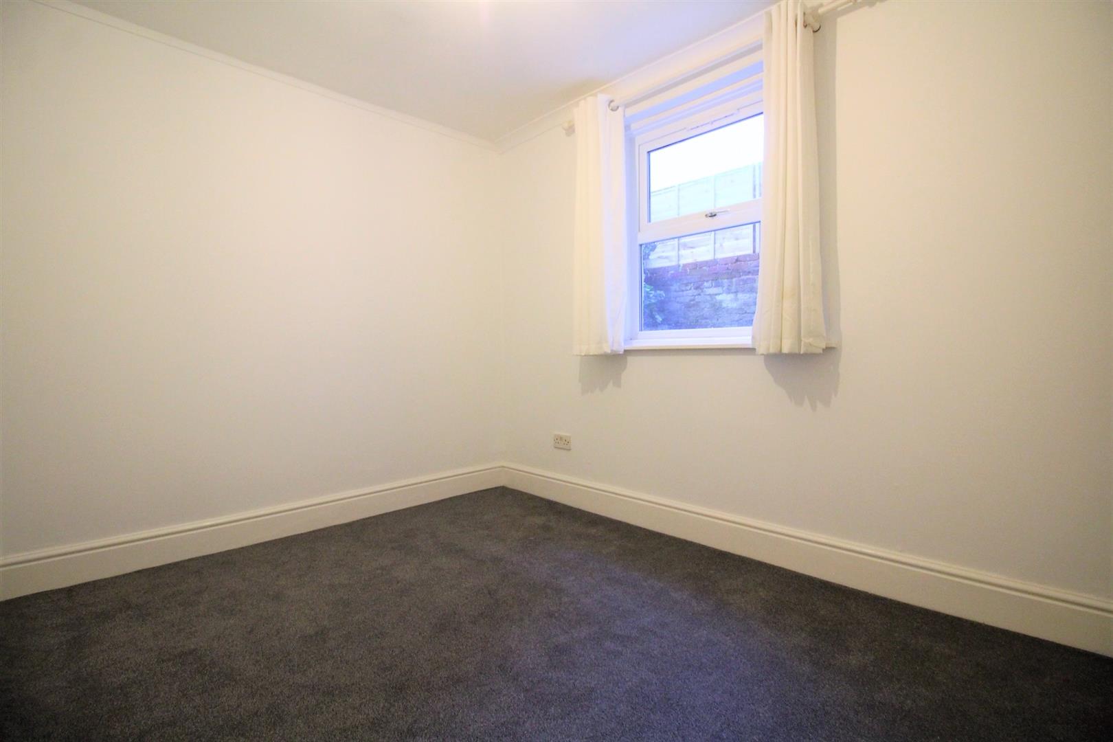 apartment for rent shaftesbury road