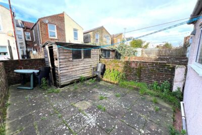 house - terraced for rent bath road
