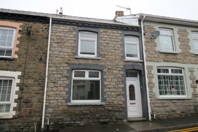 house - terraced for rent victoria street