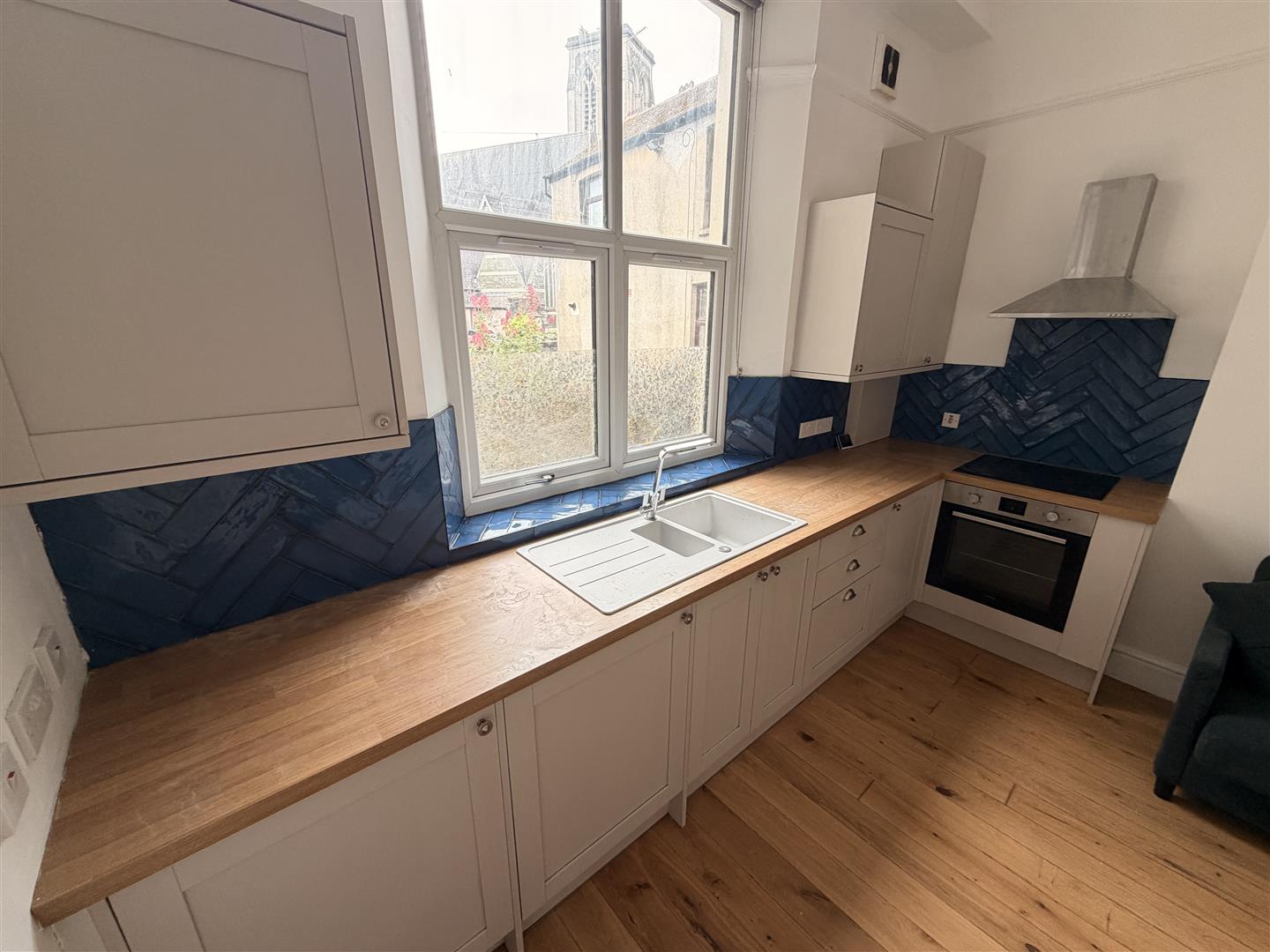flat for rent richmond road