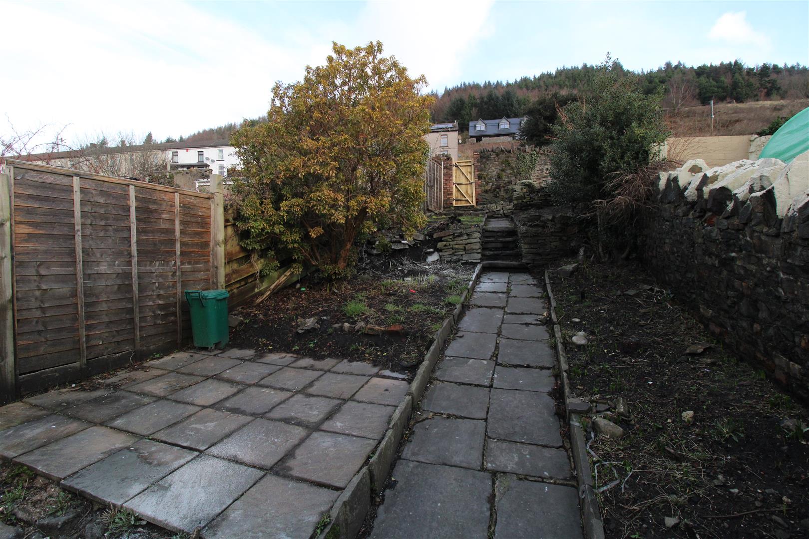 house - terraced for rent clydach road