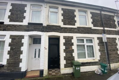 house - terraced for rent meadow street